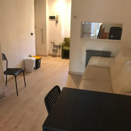 Apartamento Charming 1-bed In Milán