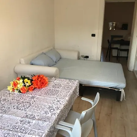 Charming 1-bed In Apartment *