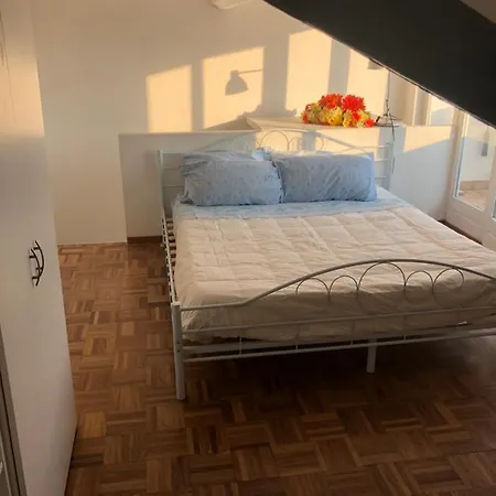 Apartment Charming 1-bed In Milan