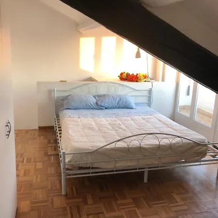 Charming 1-bed In * Милан